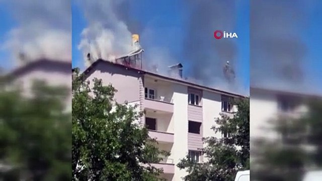 Tunceli’de bina çatısında çıkan yangın söndürüldü