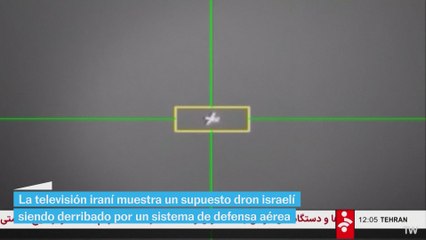 La televisión iraní muestra un supuesto dron israelí siendo derribado por un sistema de defensa aérea