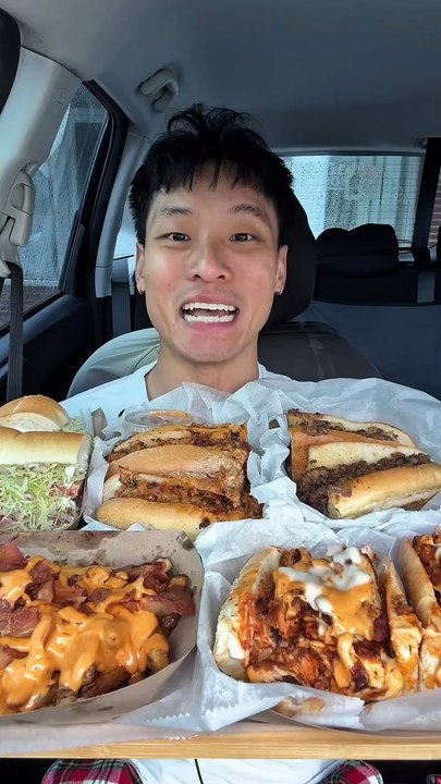 Follow for more ASMR videos🌮🍟 Credits: @shhhhimeating1 #mukbang #asmr #fastfood #asmreating