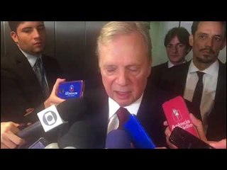 Tasso Jereissati: "Aécio pediu que eu entregasse o cargo. Disse não."