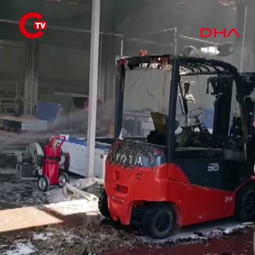 Çanakkale'de korkutan fabrika yangını: Gökyüzü siyah dumanla kaplandı!