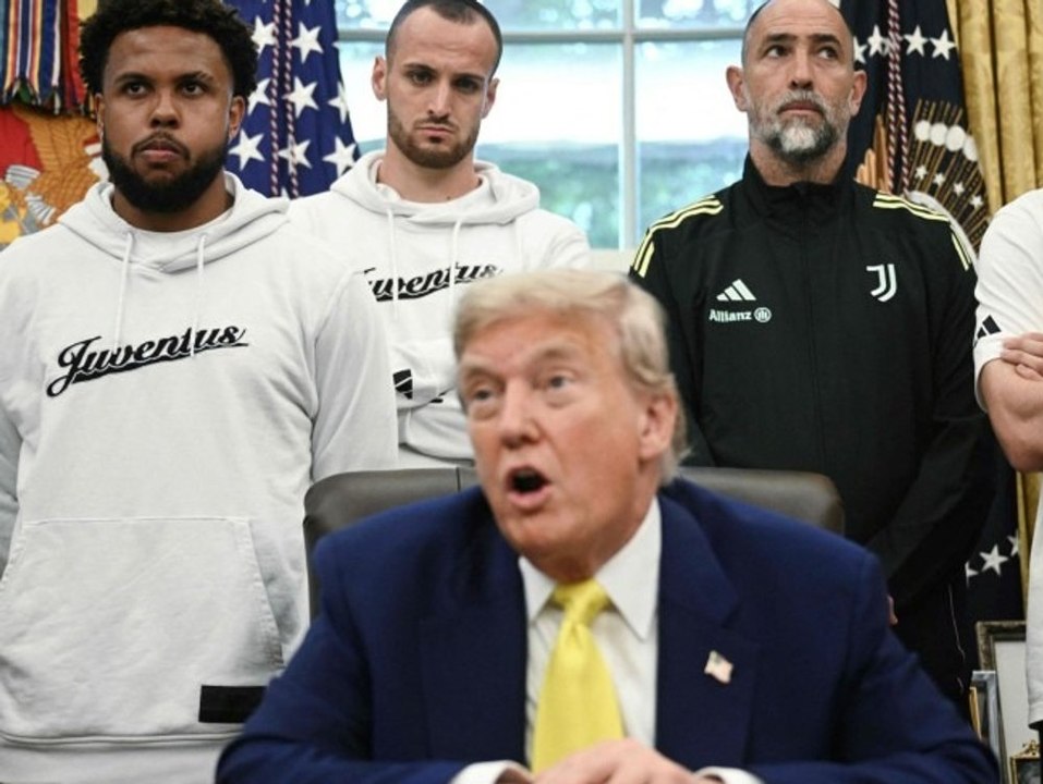 "Hattet ihr jemals Frauen?": Trump sorgt bei Fußballern für Unbehagen