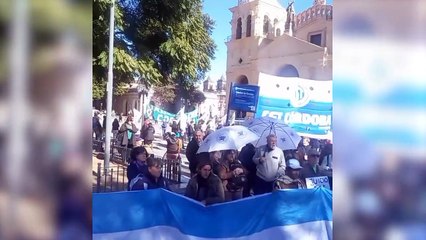 Convocatoria en la plaza San Martín, Córdoba