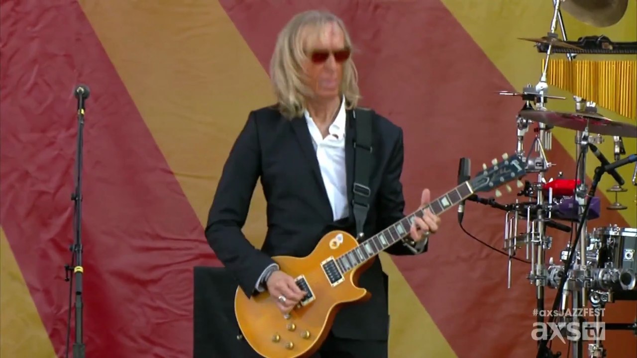 Saturday Night's Alright for Fighting - Elton John (live)