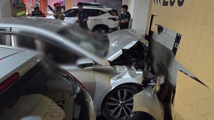 세종시에서 차가 지하주차장 벽 들이받아...4명 사상 / YTN