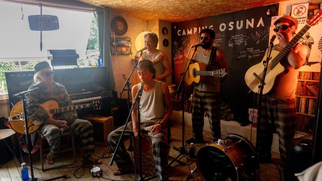 El G-5 de Kiko Veneno presenta su nuevo disco, 'El que quiera dormir que se compre una colchoneta'