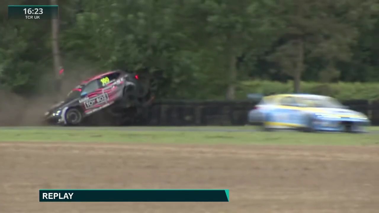 TCR UK 2025 Croft Race 3 Start Laidlaw Big Crash