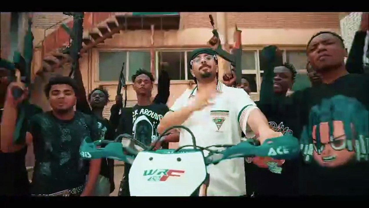 كليب من يوم ما سيرتي سمعت - احمد موزه و ريشا كو...