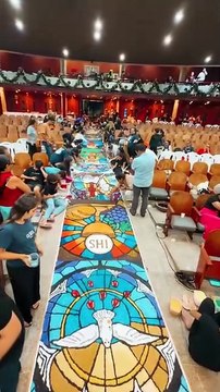 Confecção dos Tapetes de Corpus Christi na Paróquia da Glória, em Fortaleza