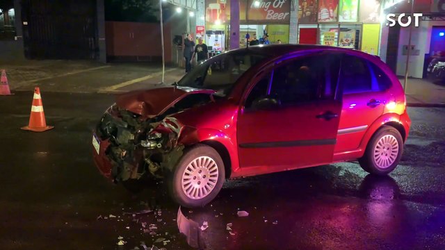 Motociclista sofre fratura exposta após forte colisão de trânsito no Bairro Pioneiros Catarinense, em Cascavel