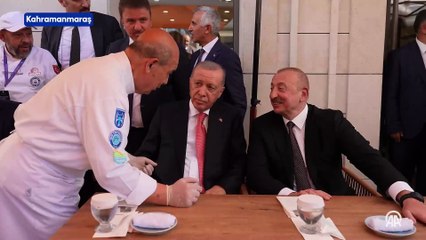 Cumhurbaşkanı Erdoğan, Azerbaycan Cumhurbaşkanı Aliyev'e dondurma ikram etti