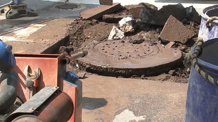 도심 속 '블랙홀 주의보'..."장마철, 맨홀 조심하세요" [앵커리포트] / YTN