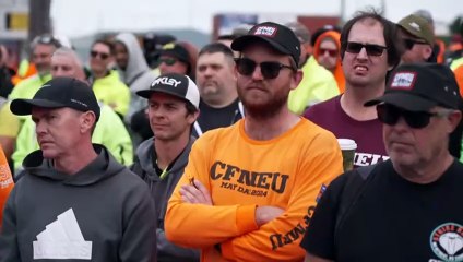 Union members rally in Brisbane after High Court ruling