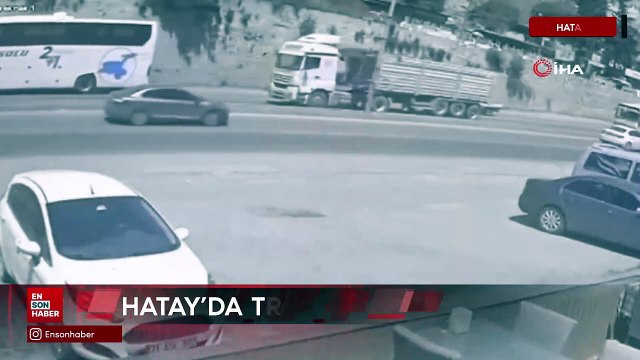 Hatay'da midibüsün tırla çarpıştığı kaza