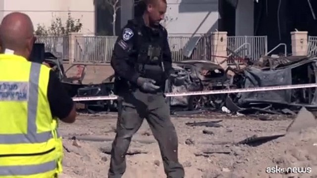 Missili iraniani su Be'er Sheva, auto ed edifici distrutti