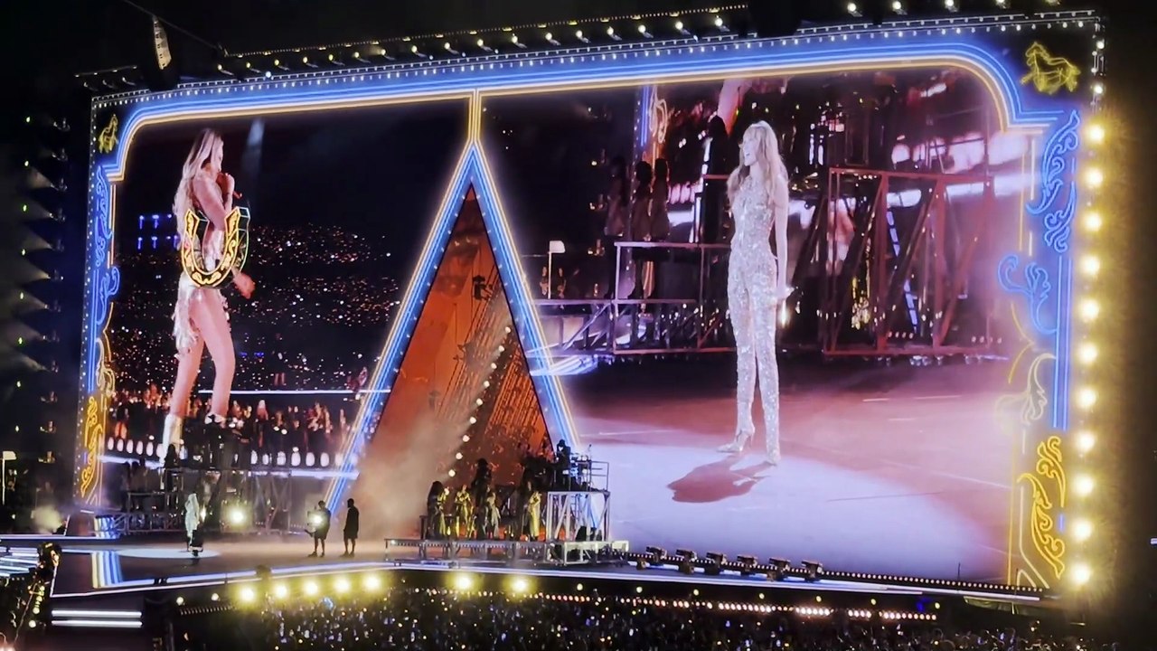 Beyoncé et Miley Cyrus chantent "II Most Wanted" au Stade de France