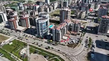 Tarlalar milyon dolarlık lüks gökdelenlerin arasındaki kaldı; kimisi de AVM oldu!