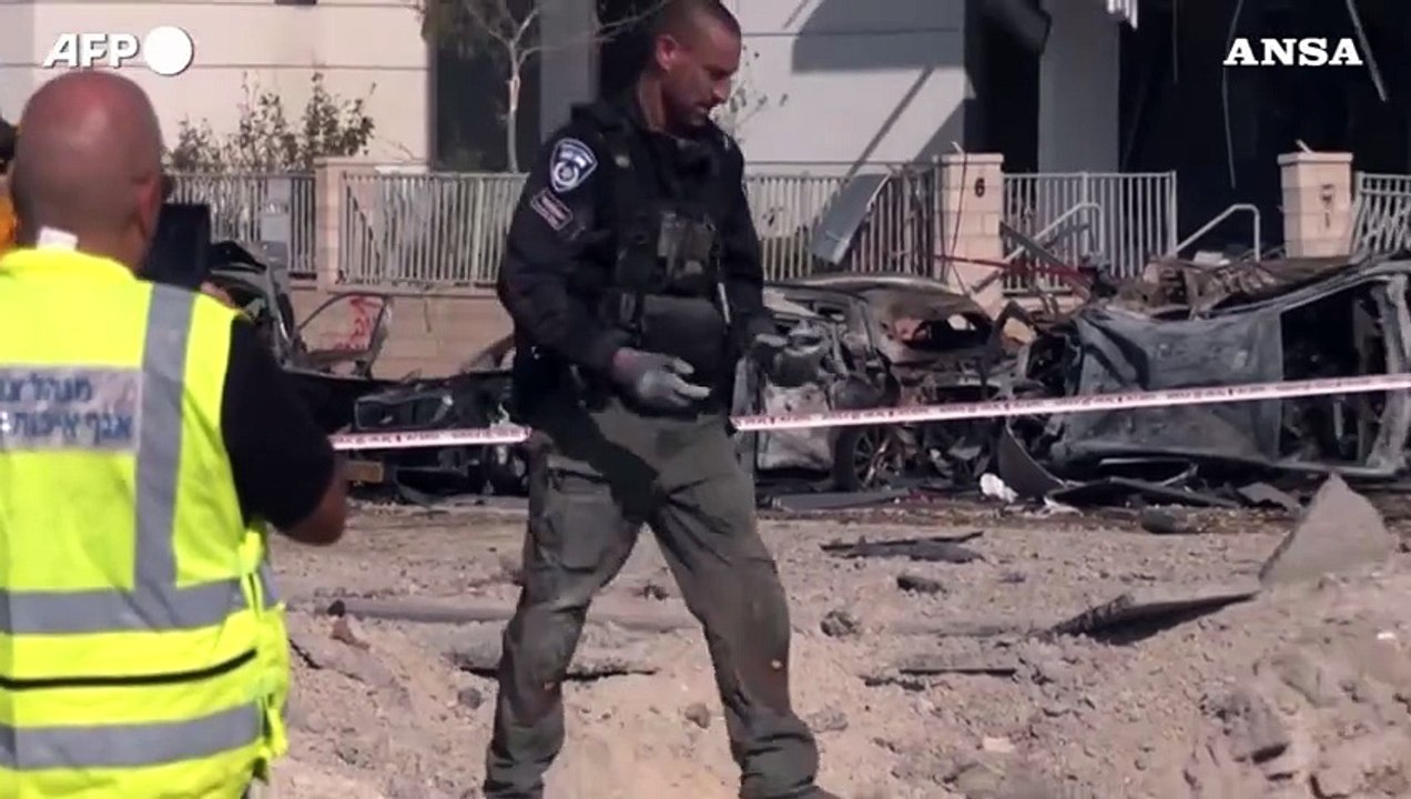 Missile contro Israele, tra le macerie a Beer Sheva