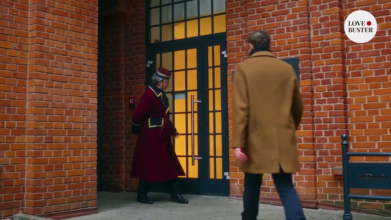 HOMELESS GIRL WON RICH MAN’S HEART _#shortfilm#movie#drama#englishdubbed#viral