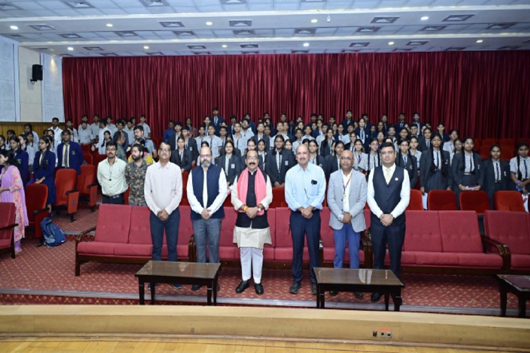 उप मुख्यमंत्री अरुण साव ने विद्यार्थियों को किया सम्मानित