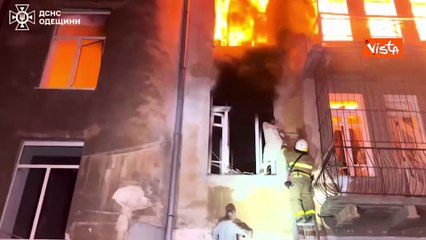 Guerra in Ucraina, la Russia colpisce nella notte Odessa e Kharkiv, incendi e distruzioni