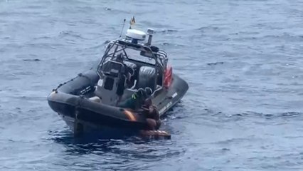 Rescatado un hombre que pretendía viajar de Tenerife a Gran Canaria sobre un palet