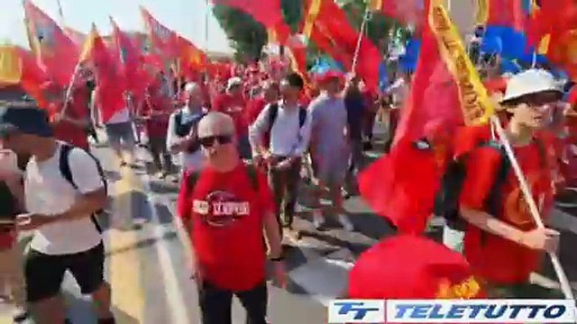 Video News - Sciopero dei metalmeccanici, più di mille i bresciani in corteo a Bergamo