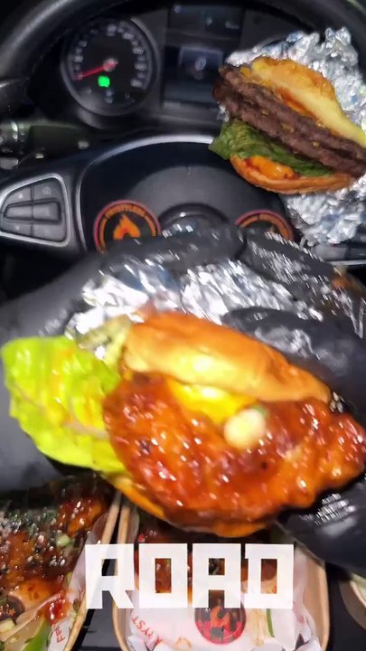 Follow for more ASMR videos🌮🍟 Credits: @roadmunch #mukbang #asmr #fastfood #asmreating for more ASMR videos🌮🍟 Credits: @roadmunch #mukbang #asmr #fastfood #asmreating