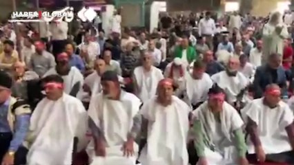 İranlılar cuma namazını kefenle kıldı