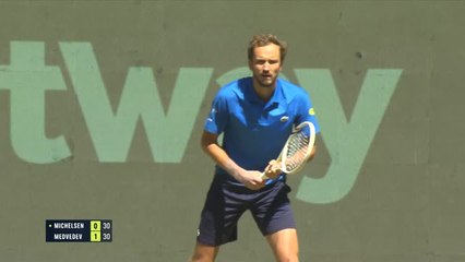 Halle - Medvedev en pleine forme