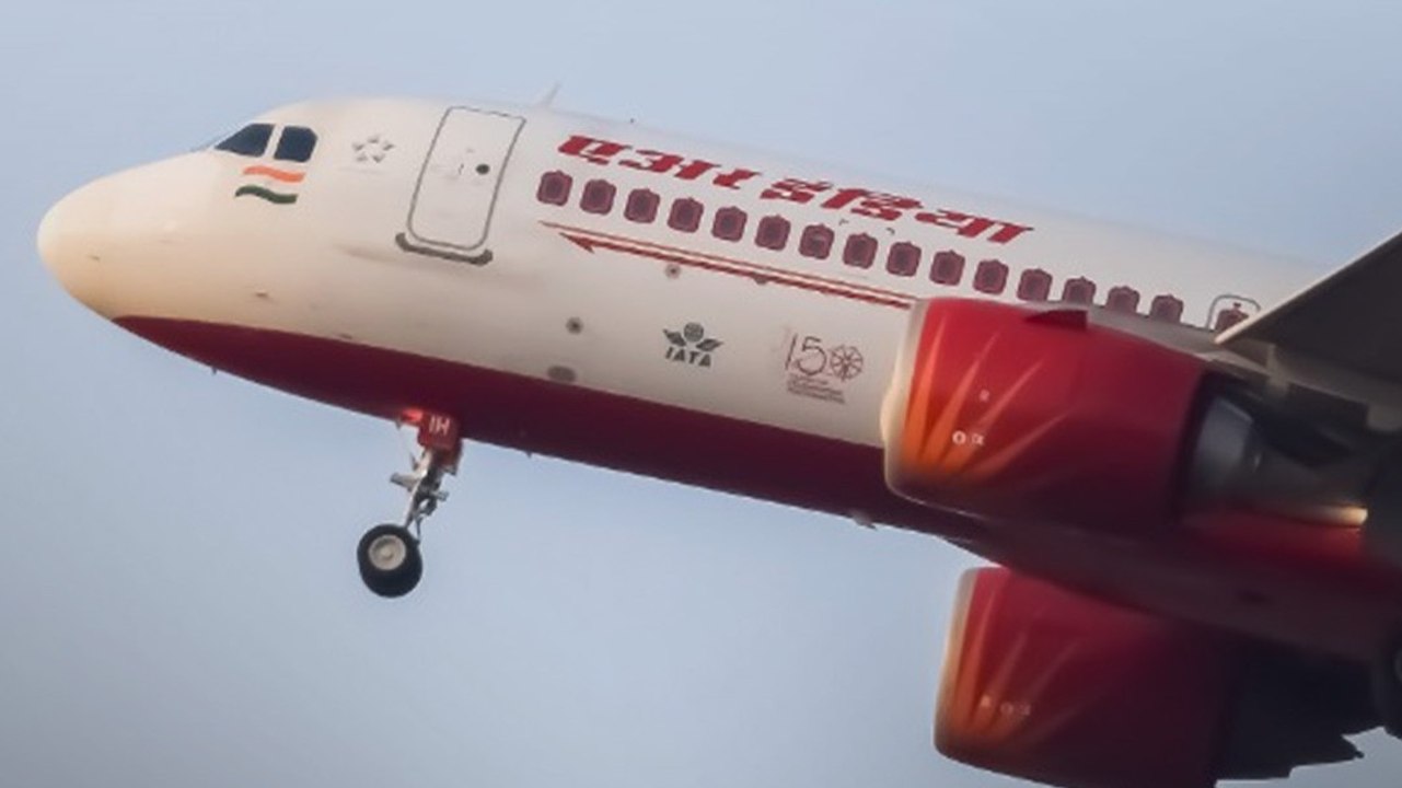 Air India की एकसाथ 8 फ्लाइट्स रद्द