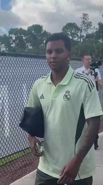 El REAL MADRID llega al ENTRENAMIENTO previo al CHOQUE del MUNDIAL frente al PACHUCA