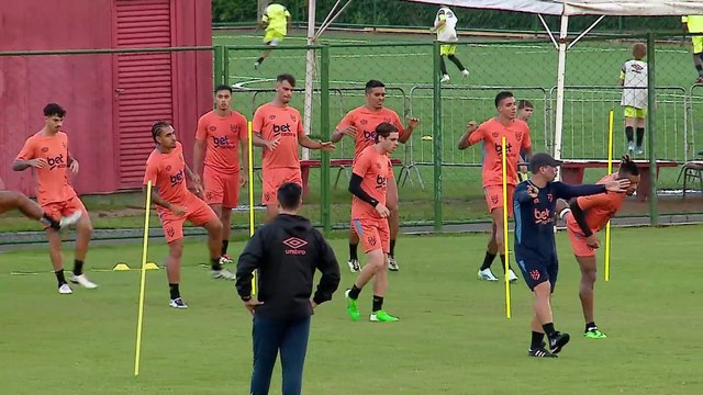 Em meio a má fase, equipe do Brasileirão abre treinos para imprensa e desmente boatos de rachadura no elenco: Ambiente mais leve e ansiedade pelo jogo contra o Ceará