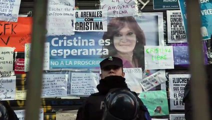 Cristina Fernández pide que no vayan a su casa debido a operativo policial ilegal