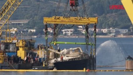 Bayesian, iniziato lo svuotamento dello scafo: le immagini da Porticello