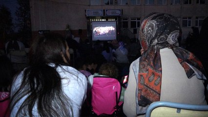 Okul bahçesinde 'beyaz perdeli' nostalji