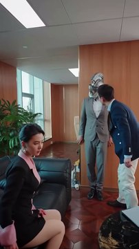 Amnesiac CEO Rejects All Socialites—But Falls for a Single Mom Doing Makeup by the Car Window!