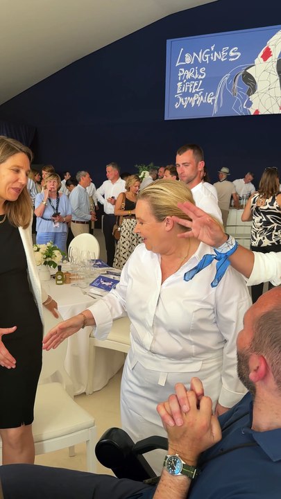 Hélène Darroze Les célébrités au Jumping Longines à Paris, France, le 20 juin 2025 ©Jean-Baptiste Baud / Bestimage