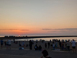 Watch as the sun rises for the Summer Solstice at Roker seafront
