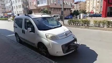 Antalya'da faciadan dönüldü: Motosiklet sürücüsü ve yolcusu ölümden böyle kurtuldu!