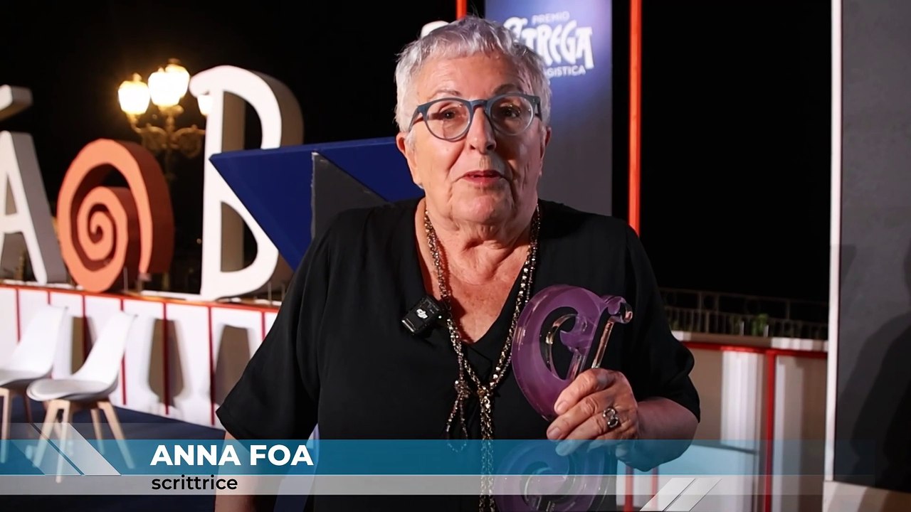 Seleziona Premio Strega Saggistica, trionfa Ann...