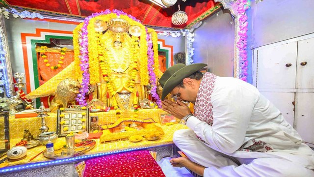 Watch Video: सरहद पर सीमा सुरक्षा बल के जवानों से मिले मुख्यमंत्री , तनोट में की पूजा-अर्चना