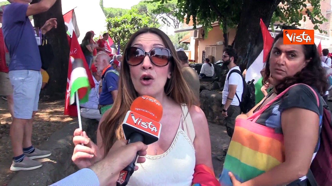 Corteo a Roma contro il riarmo, le voci dei manifestanti: "Basta con la guerra e Israele si fermi"
