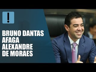 Em discurso de posse, Bruno Dantas afaga Alexandre de Moraes