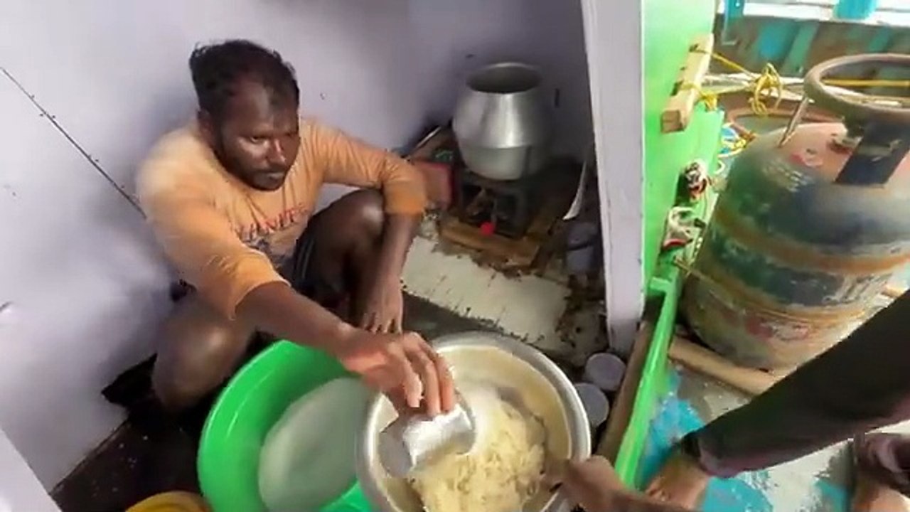 🤩Massive‼️First Day in the Deep Sea & Biggest Catch! Giant Tuna Fishing Action💢 Season-01  EP-01 - Life Of Fishermen (360p, h264)