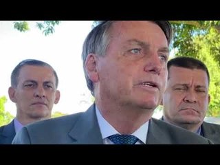 Bolsonaro diz que manifestantes têm 'direito' de pedir intervenção militar