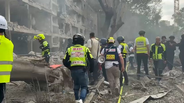 İran'ın misilleme saldırısında İsrail'de birçok bölgede ağır hasar meydana geldi