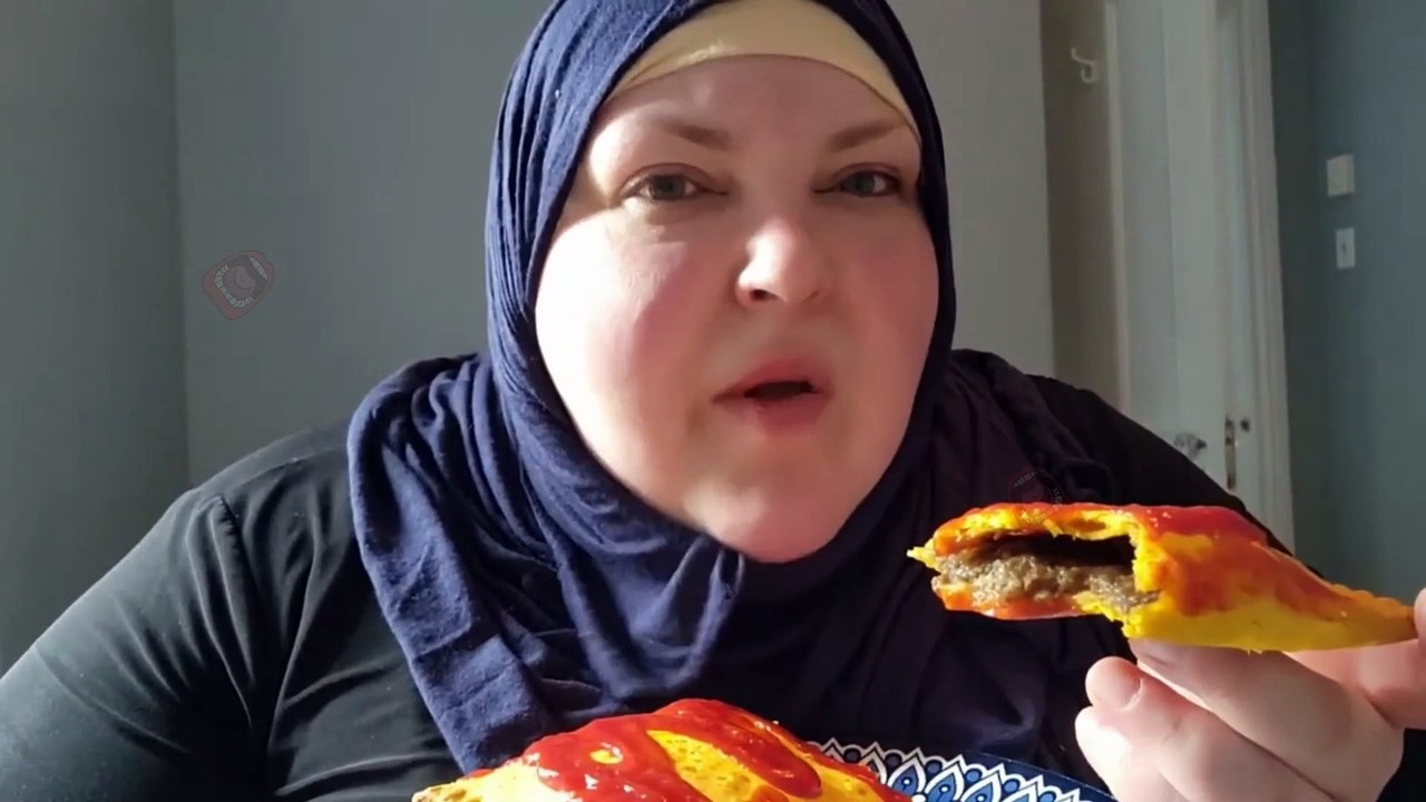 Foodie Beauty Only Happy When She Rages Don't KNow How To Use The Shower Pinky Toe Reveal Highlights