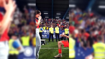 Pedida de matrimonio en el ascenso del Andorra