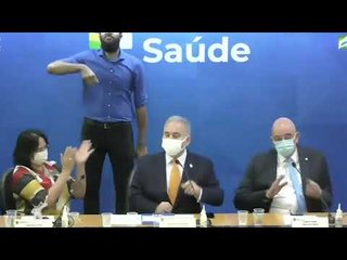Ao lado de Osmar Terra, Queiroga diz que quem questionou vacina precisa de ajuda mental